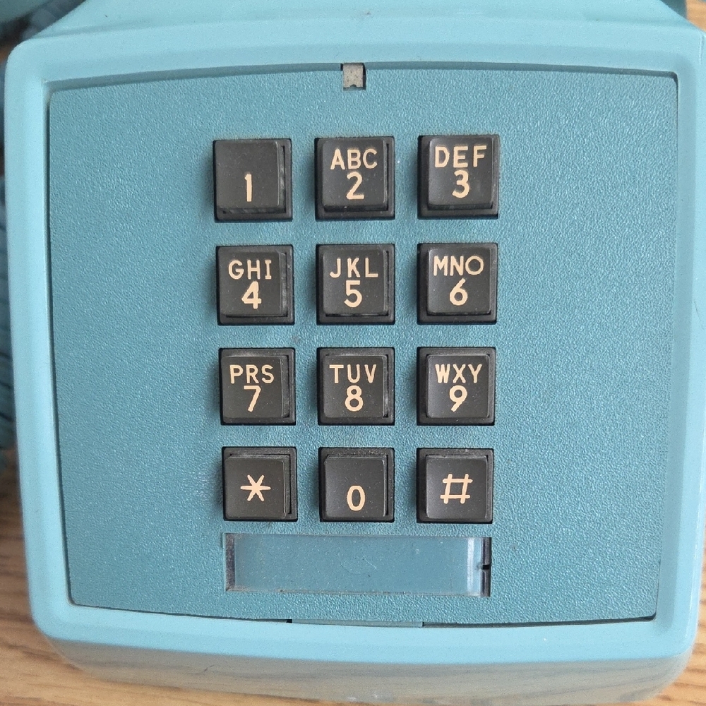 Vintage Blue Rotary Phone - Picture 7 of 7